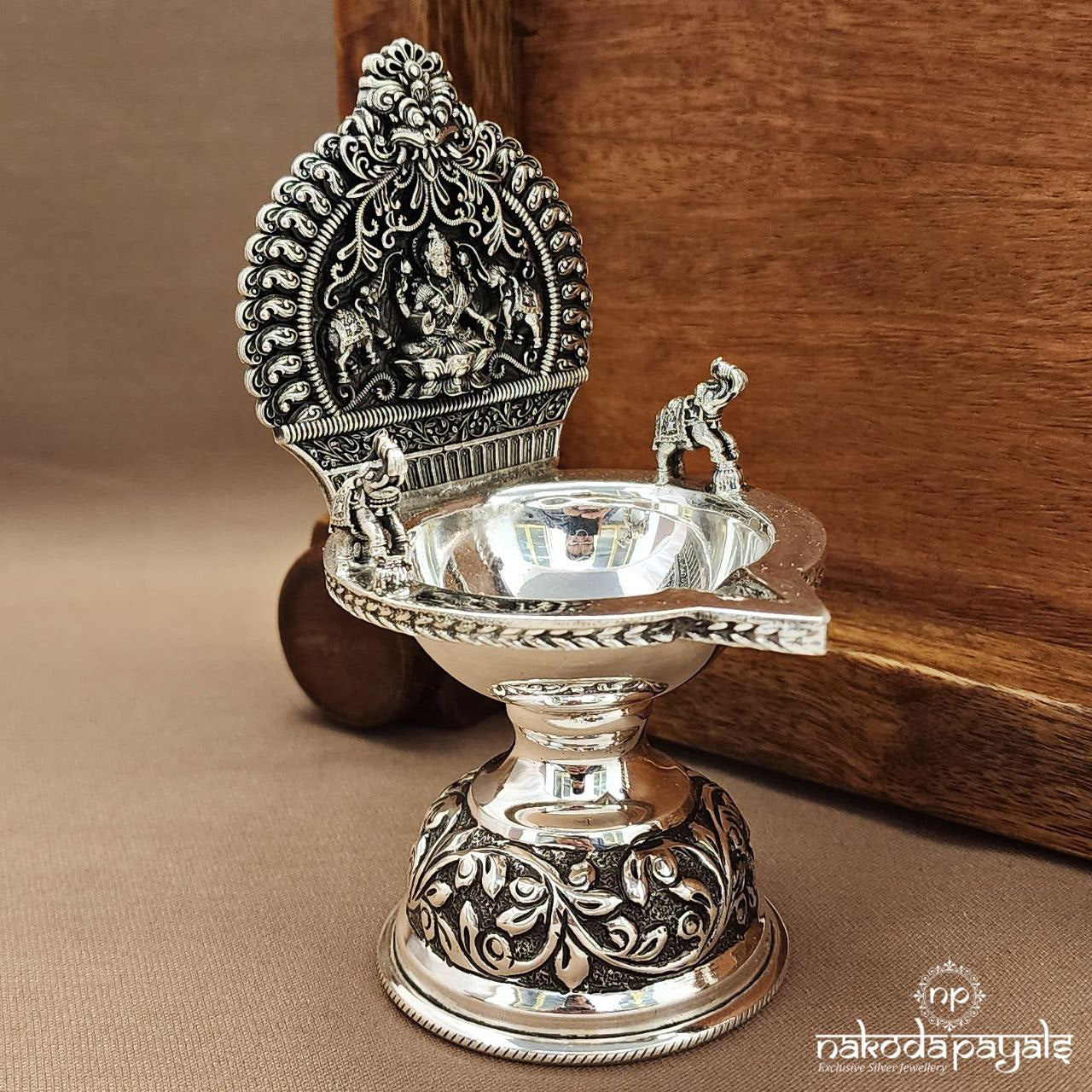 Traditional Kamakshi Deepam (Aa2541)