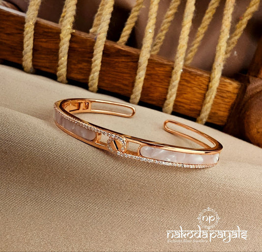 Gorgeous Mother Of Pearl Kada (St3911)