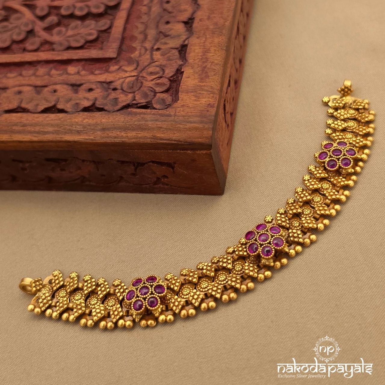 Cute Pink Floral Choker (Gn10611)