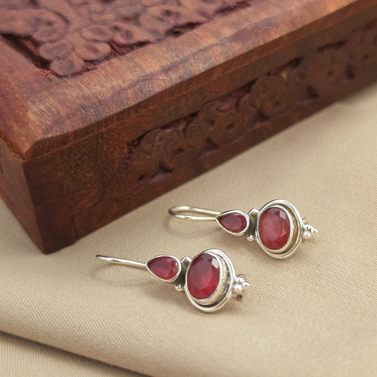 Trending Hanging (H2110)