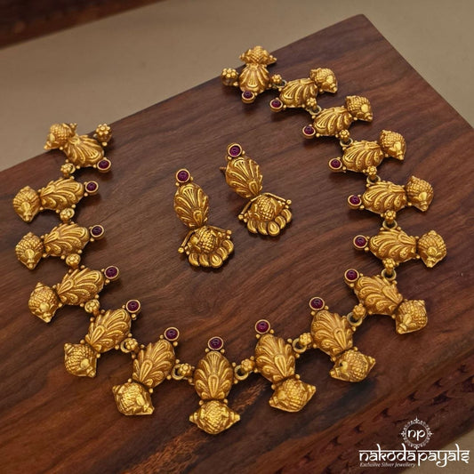 Traditional Leafy Neckpiece With Earrings (Gn10827)