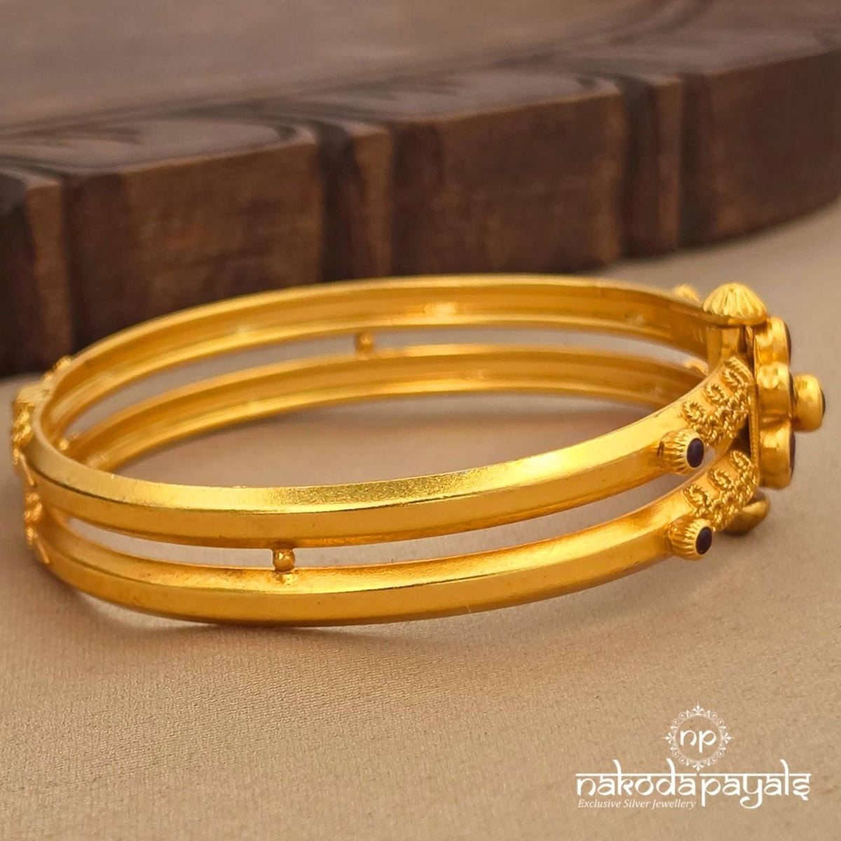 Exclusive Floral Kada (Gk3409)