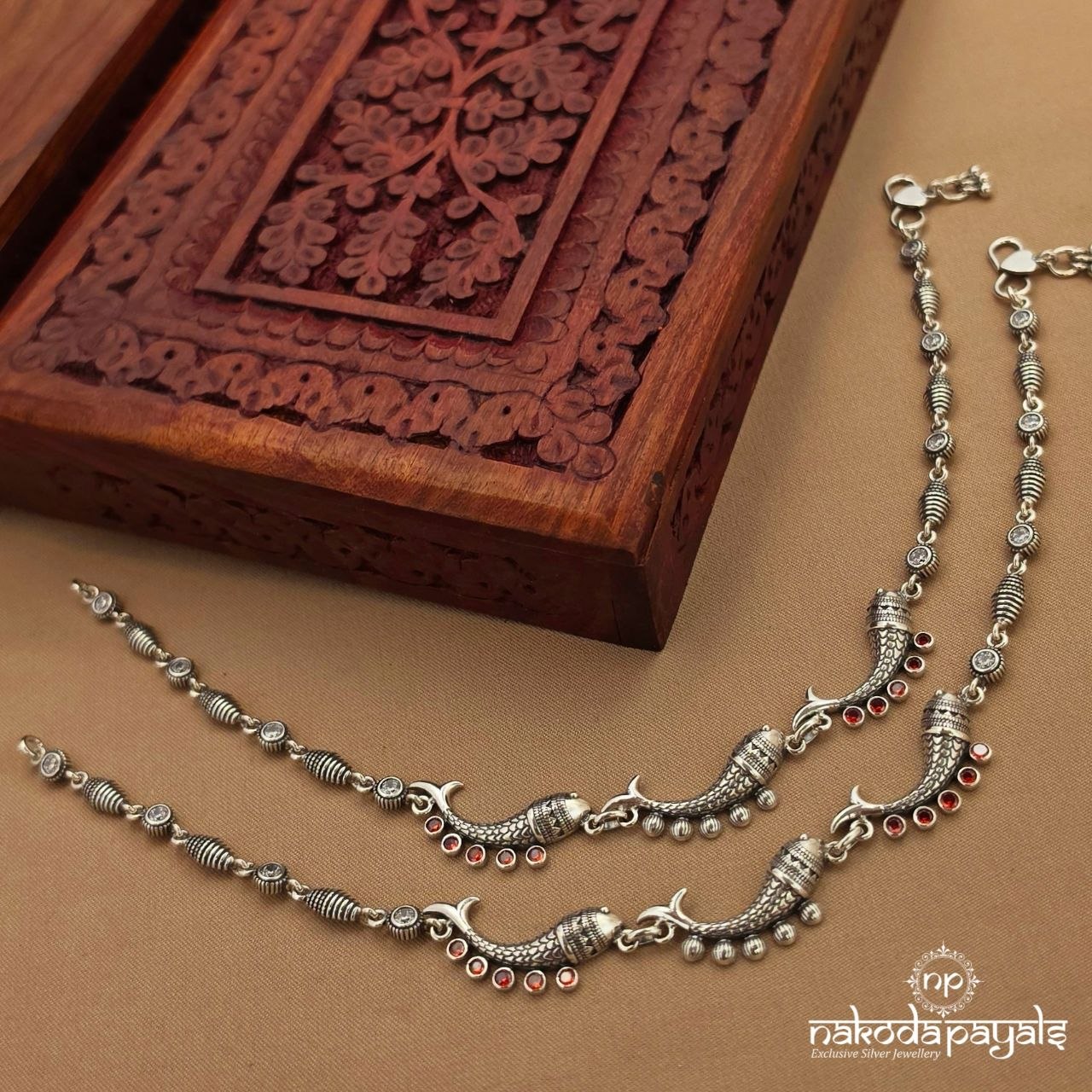 Red Dot  Fish Anklets (A6918)