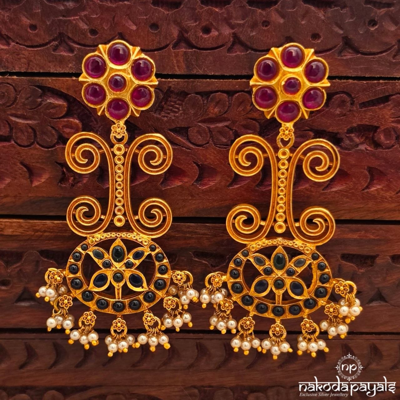 Pearly Exquisite Chandbali (Ge11020)