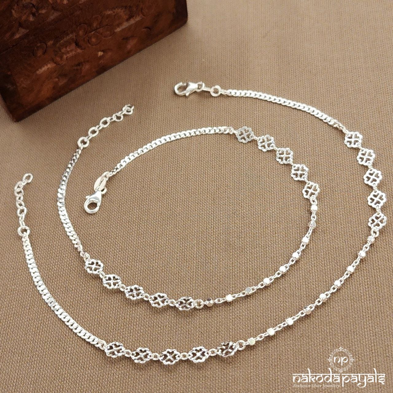 Floral White Anklets (A6707)