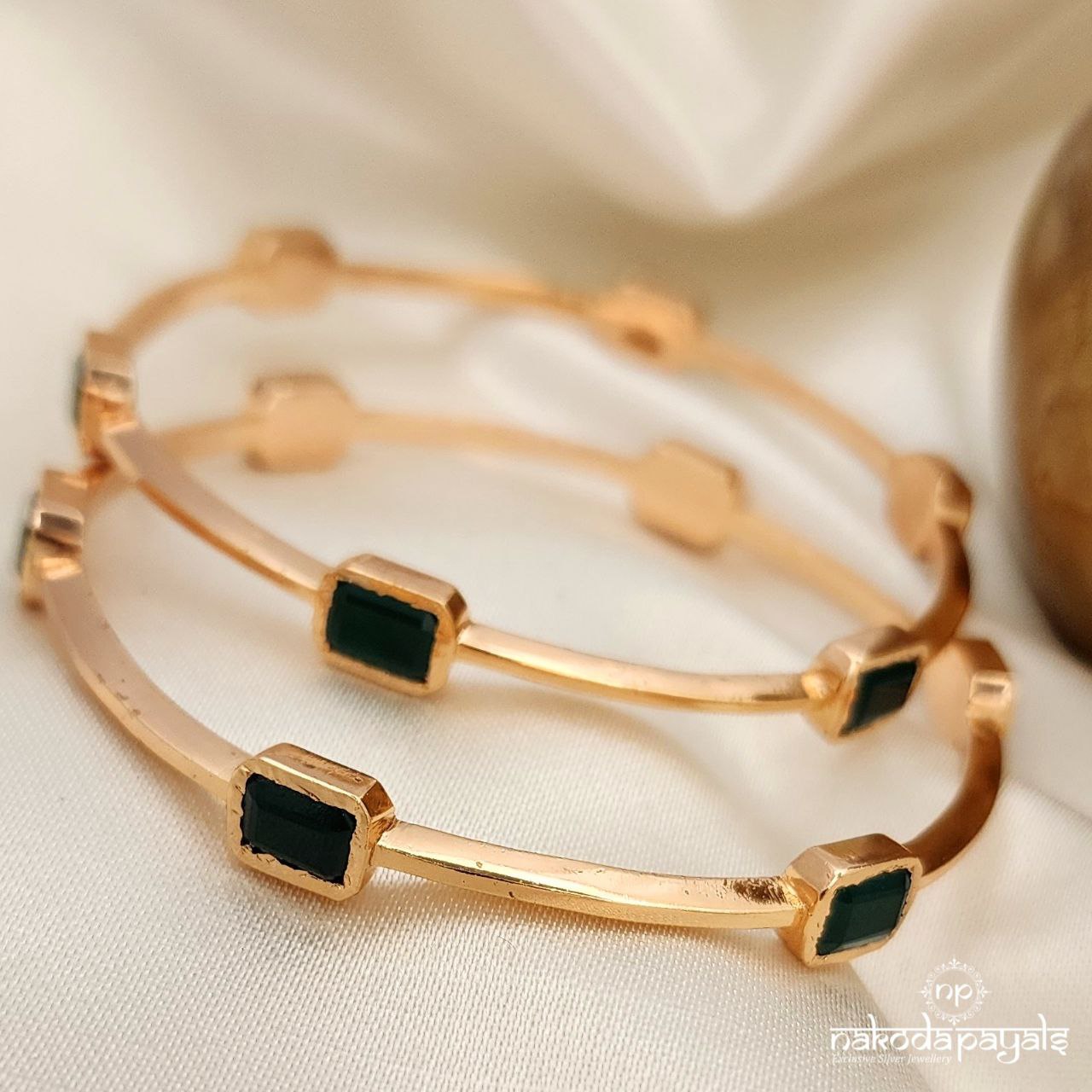 Rectangular Green Bangles Pair (Gk2921)