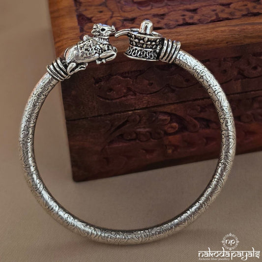 Exquisite Shiva Linga Kada (K6354)