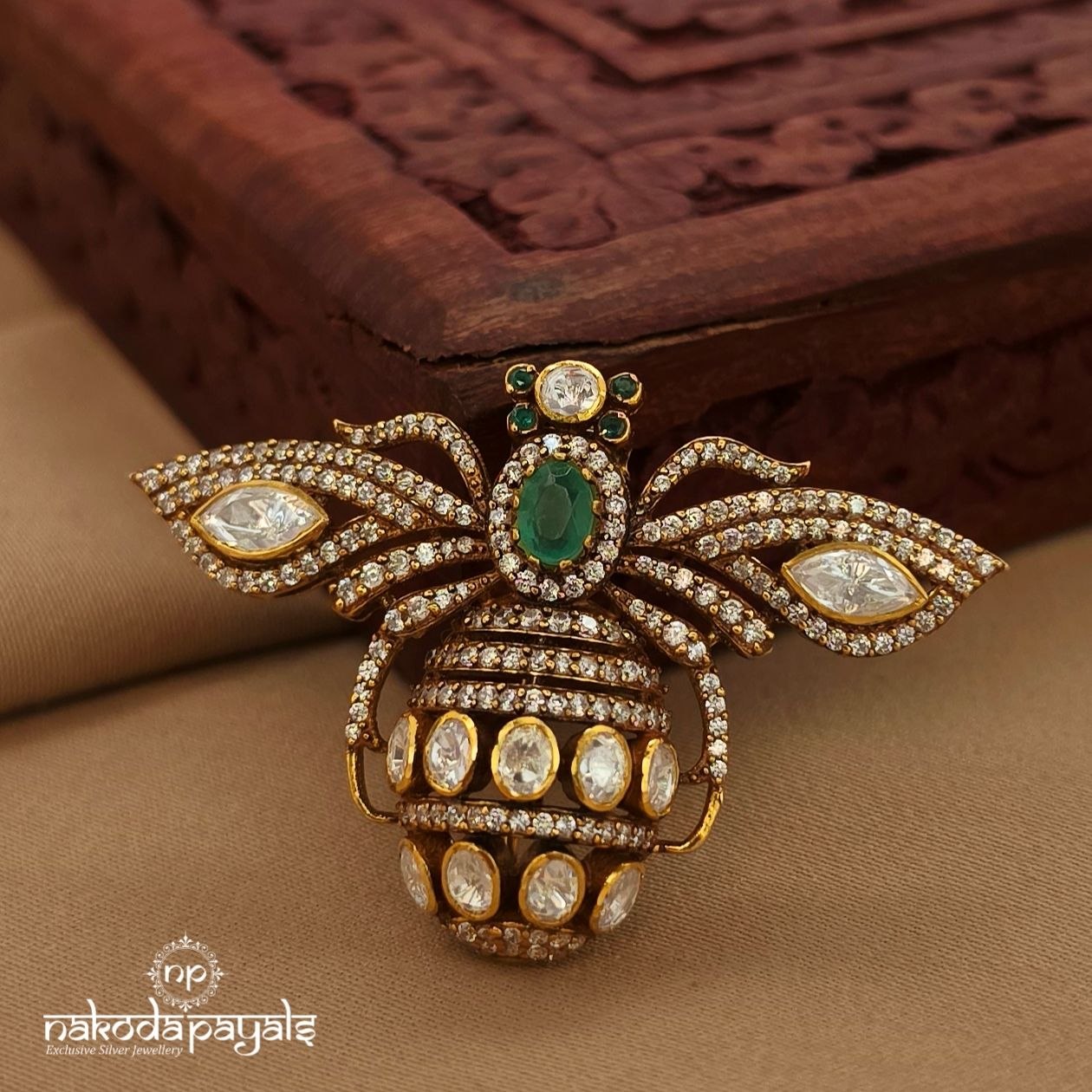 Bee Moissanite Brooch (St4010)