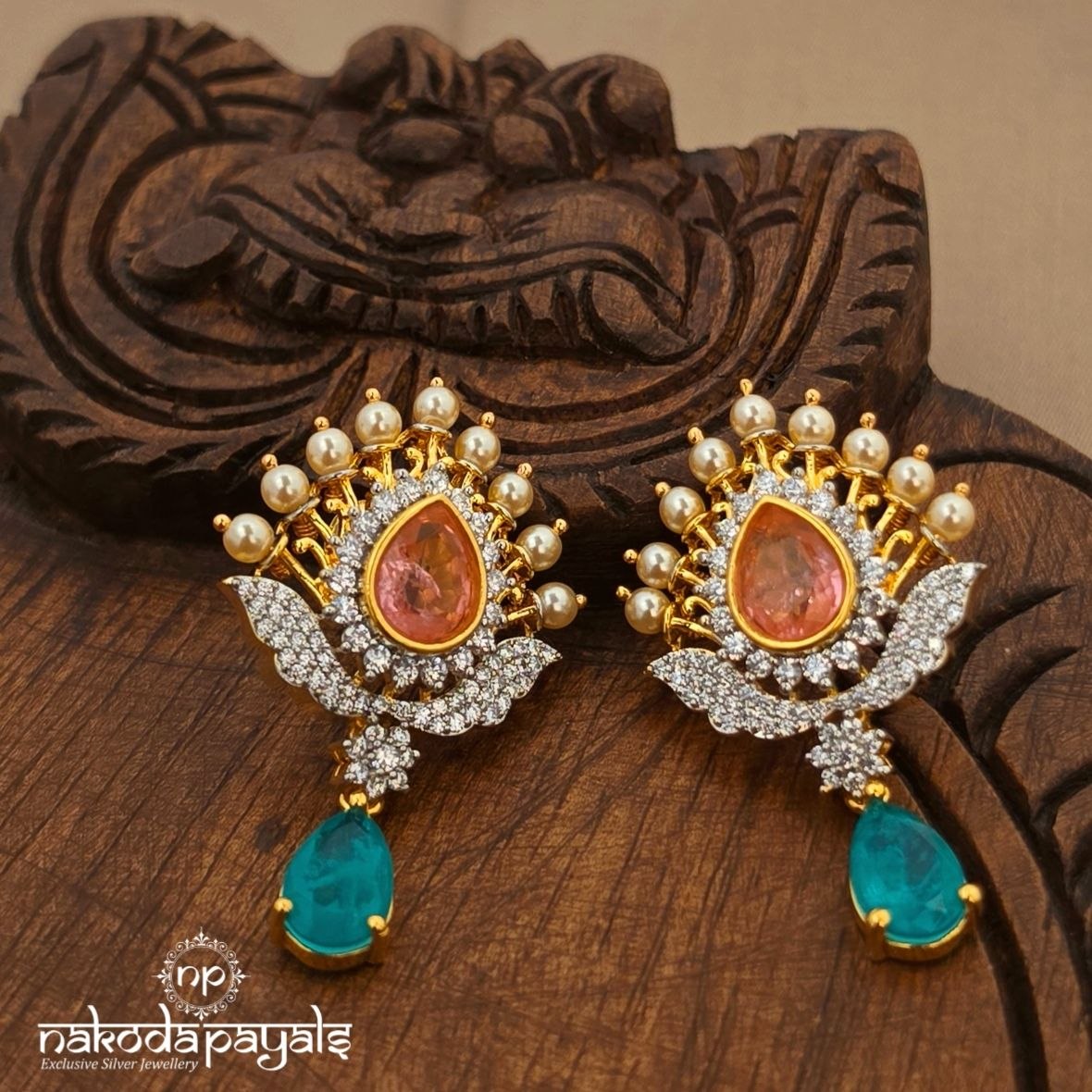 Lotus Emerald Drop Earrings (Ge11611)