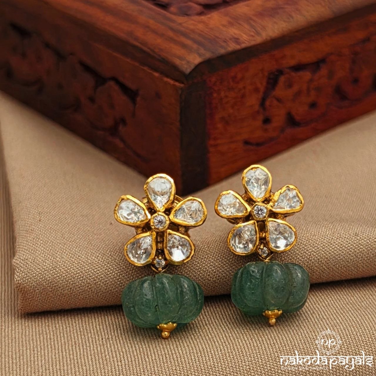 Gorgeous Floral Studs (Ge11009)