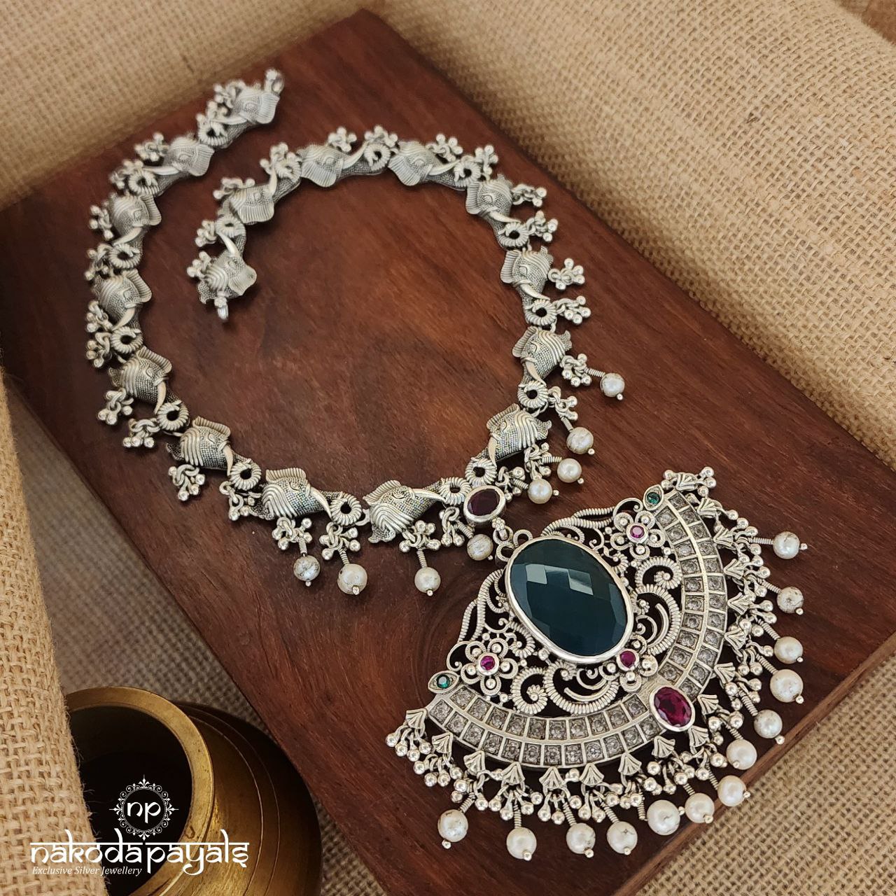 Elephant Green Neckpiece (N10368)