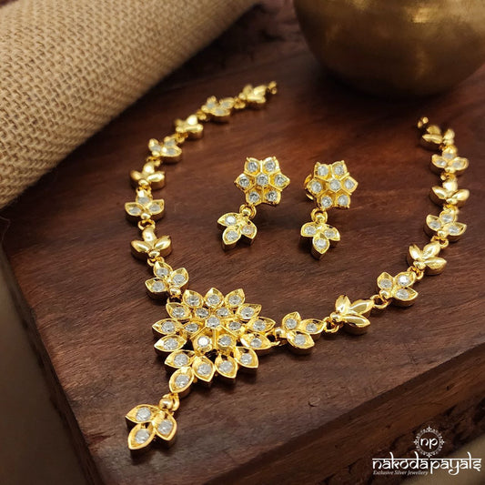 Sparkling White Neckpiece With Earrings (Gn8619)