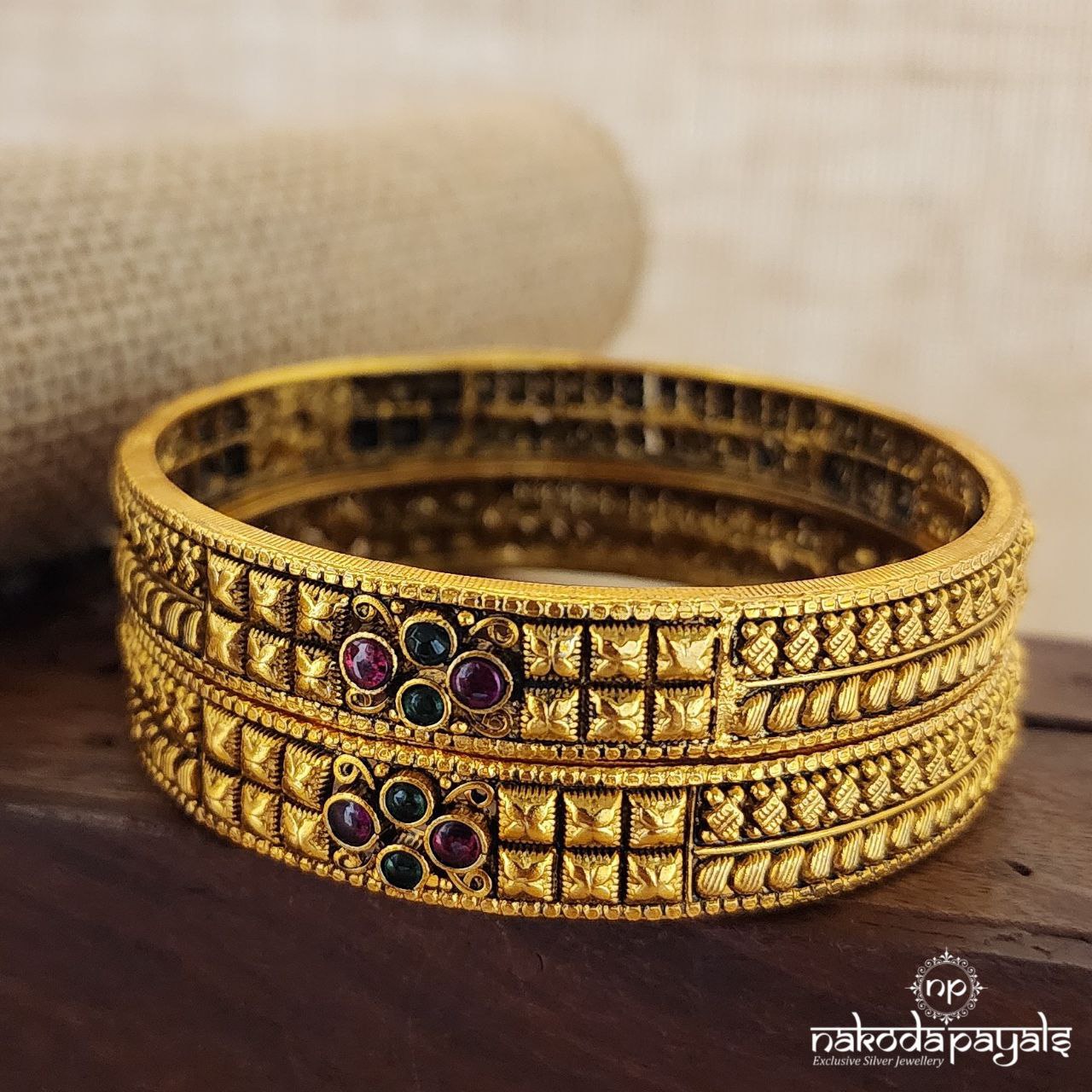 Gold Aura Kemp Bangles (Gk2771)