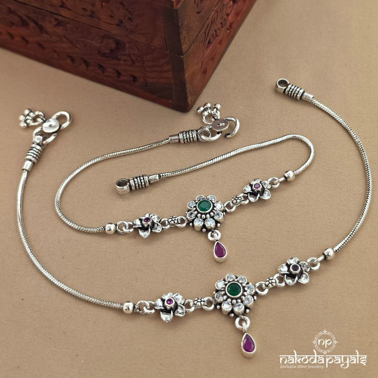 Elegant Floral Anklet (A7093)