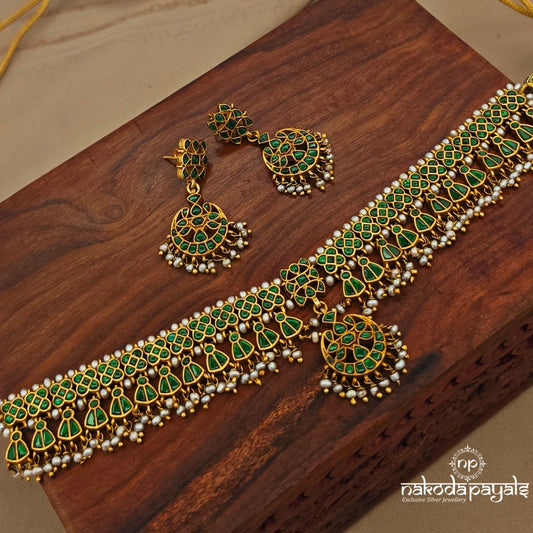 Elegant Green Half Moon Choker With Earrings (Gn10445)