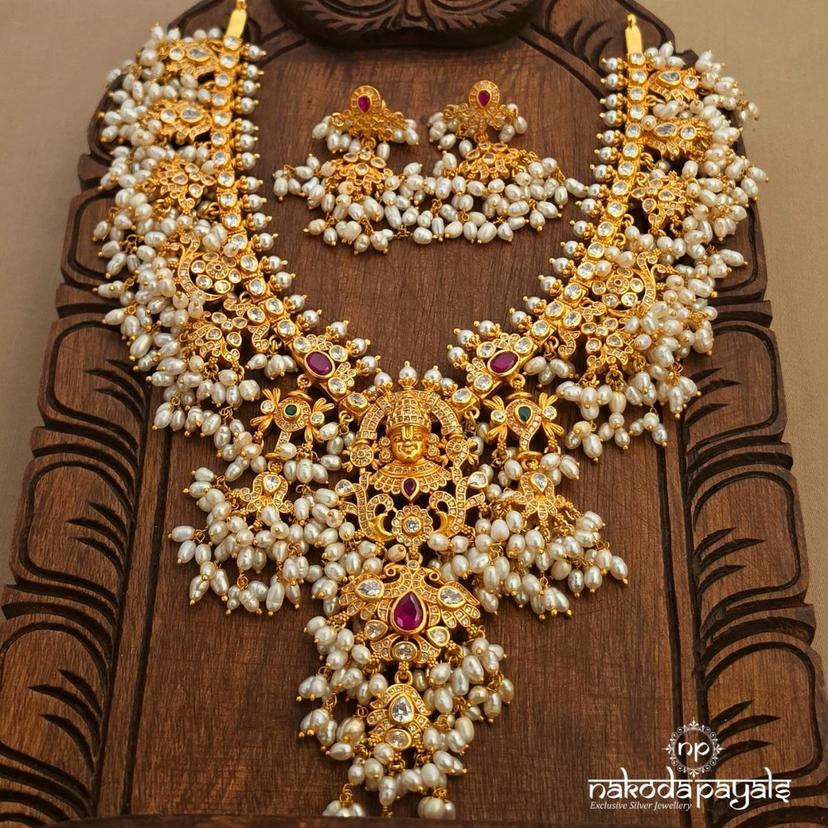 Gorgeous Guttapusalu Neckpiece With Earrings (Gn11038)