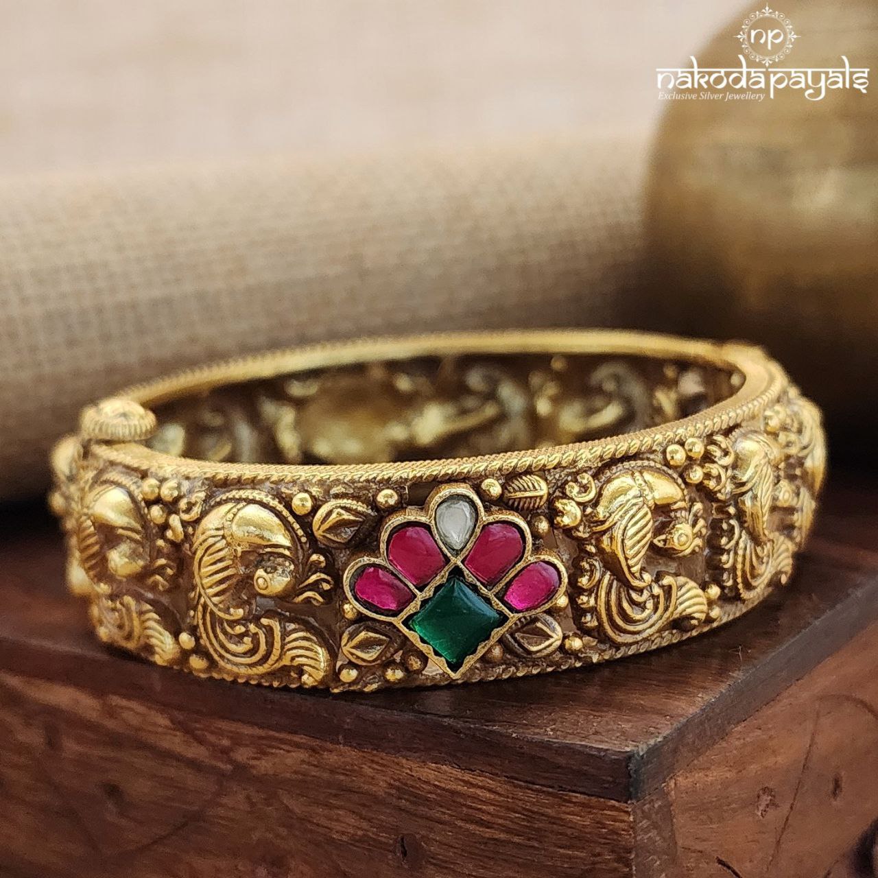 MultiColor Peacock Screw Kada (Gk2820)