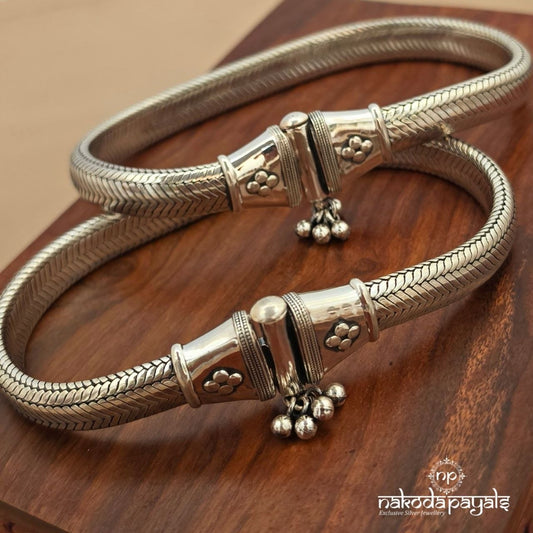 Oxidised Hyderabadi Anklet (Ak7029)