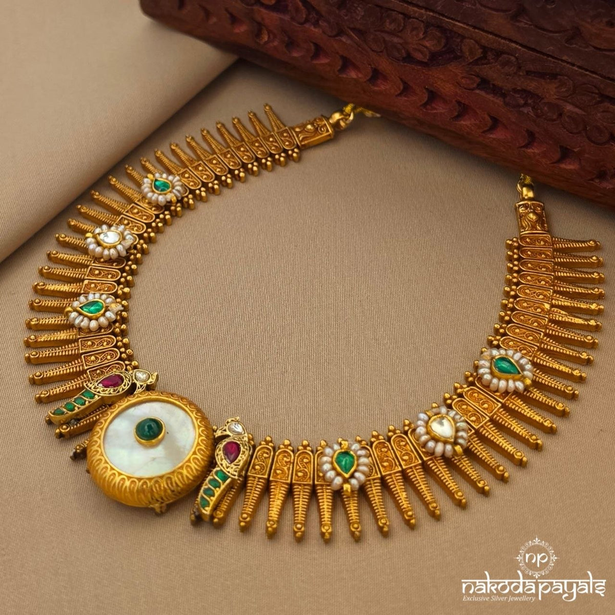 Tribal MOP Neckpiece (Gn10901)