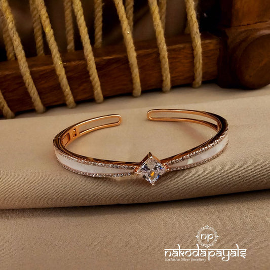 Eye Catching CZ Kada (St3921)