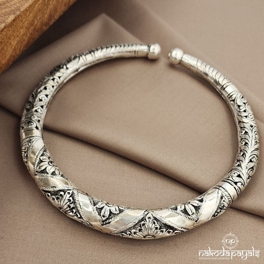 Squarish Designed Hasli (N11083)