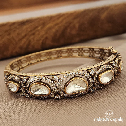 Graceful White Kada (Gk3208)