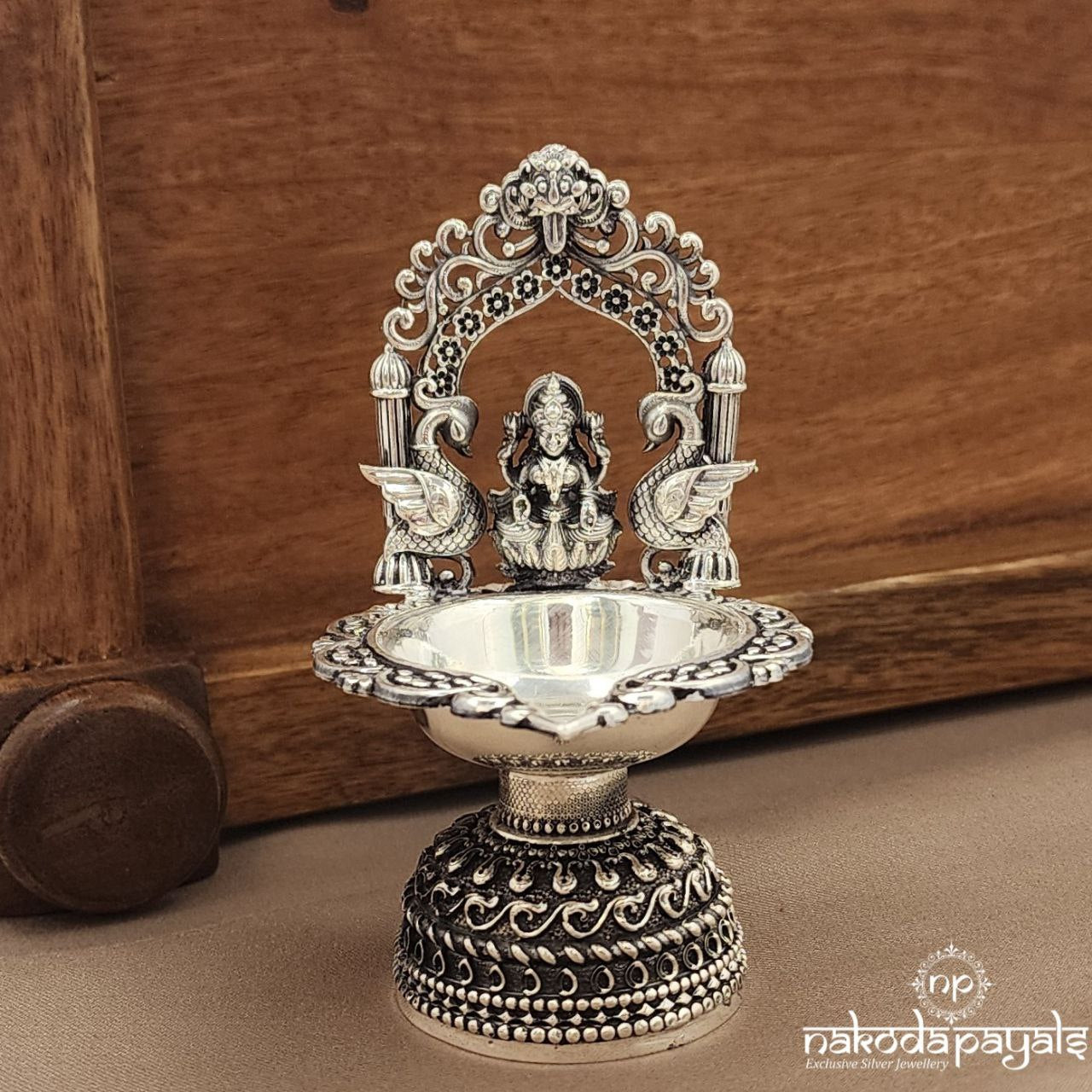Oxidised Hamsa Lakshmi Deepam (Aa2052)