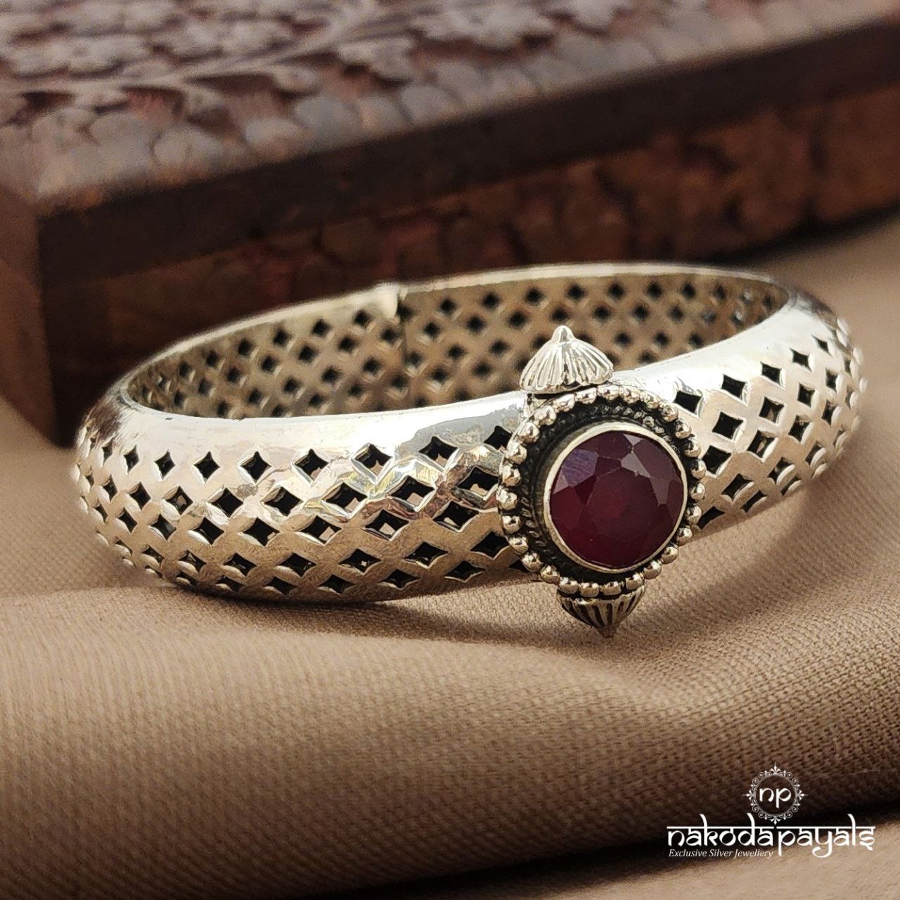 Pink Circular Screw Kada  (K6262)