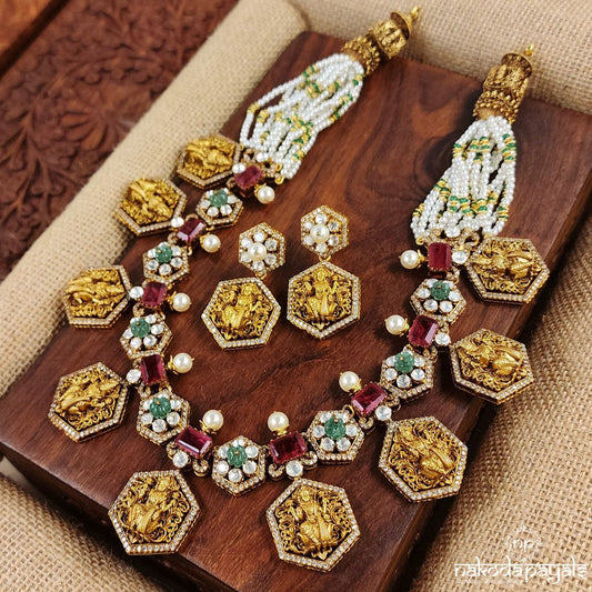 Lakshmi Blessing Neckpiece With Earrings (Gn8587)