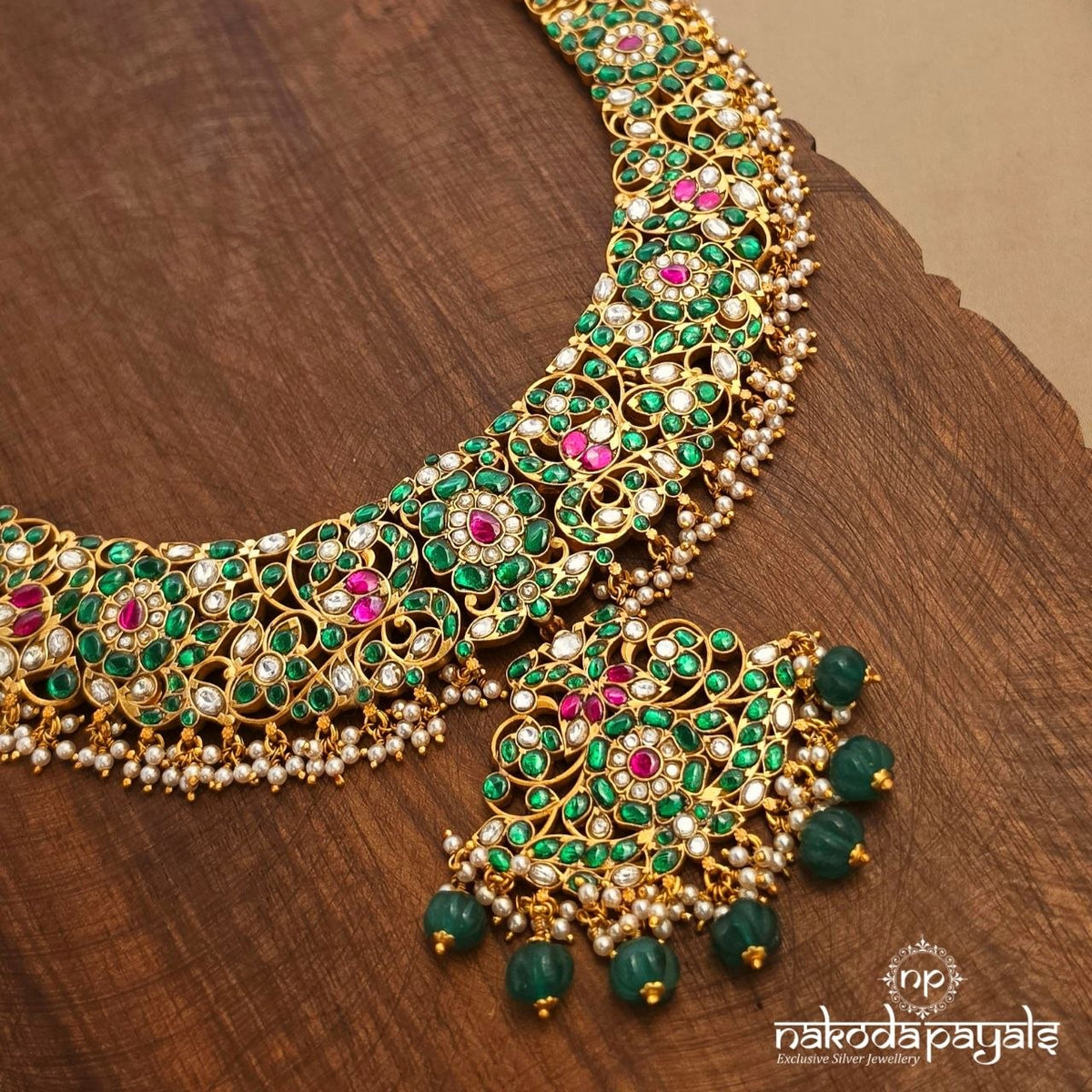 Grand Green Kundan Neckpiece With Earrings (Gn11048)