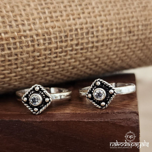 White Squarish Toerings (T4520)