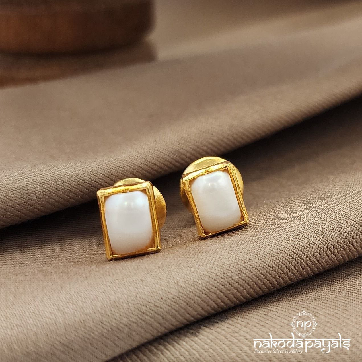 Gorgeous Squarish Pair Studs (Ge9851-56)