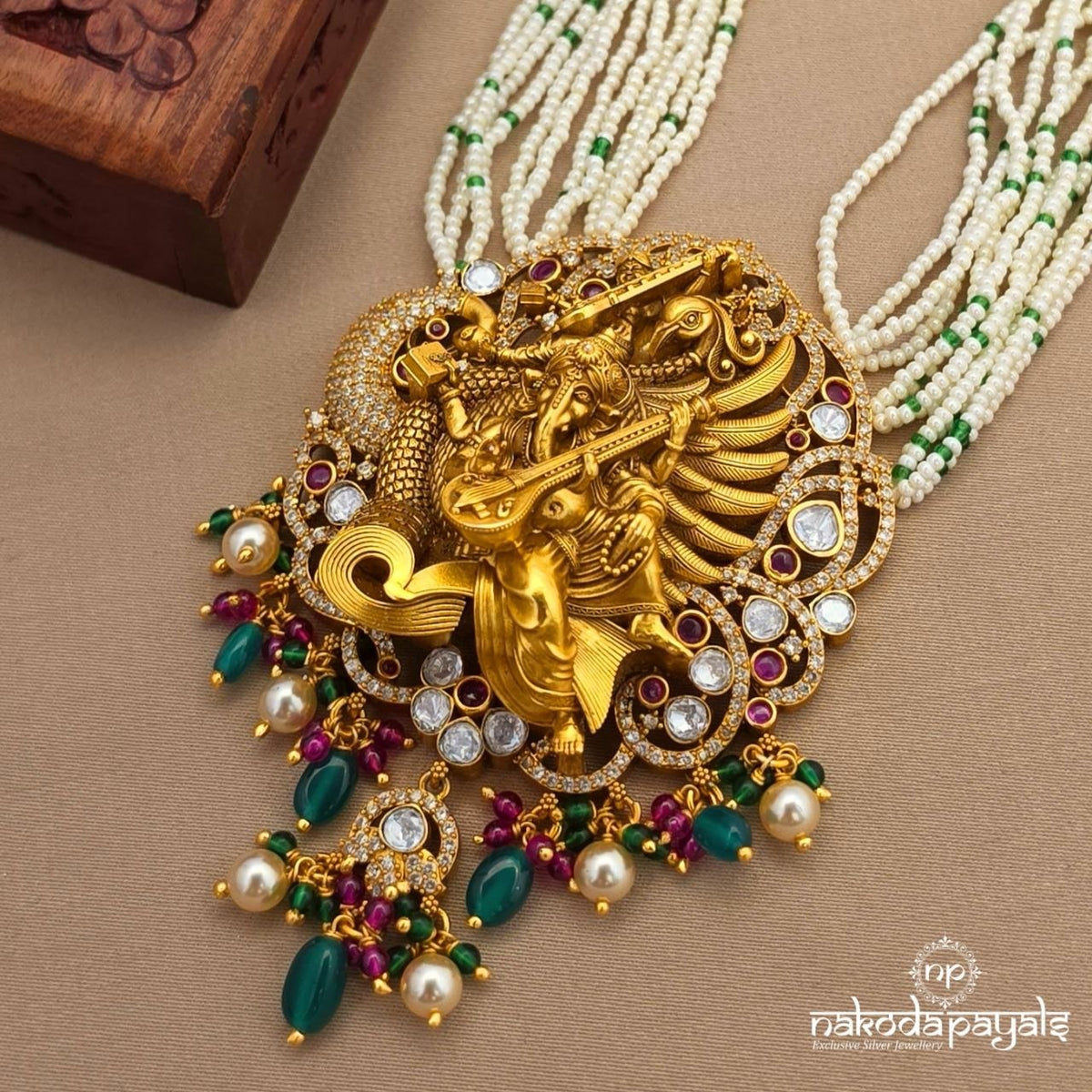 Ganesha Pearled Neckpiece With Earring (Gn10926)