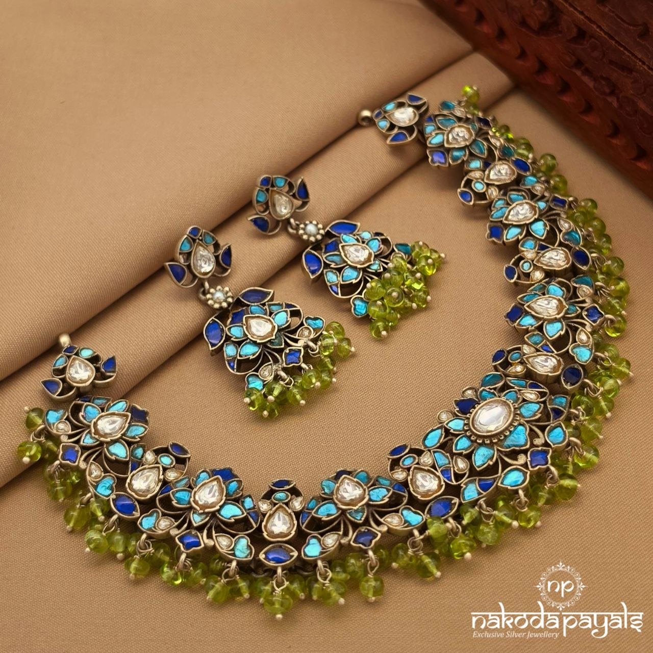 Exemplary Green Drop Neckpiece With Earrings (N11930)