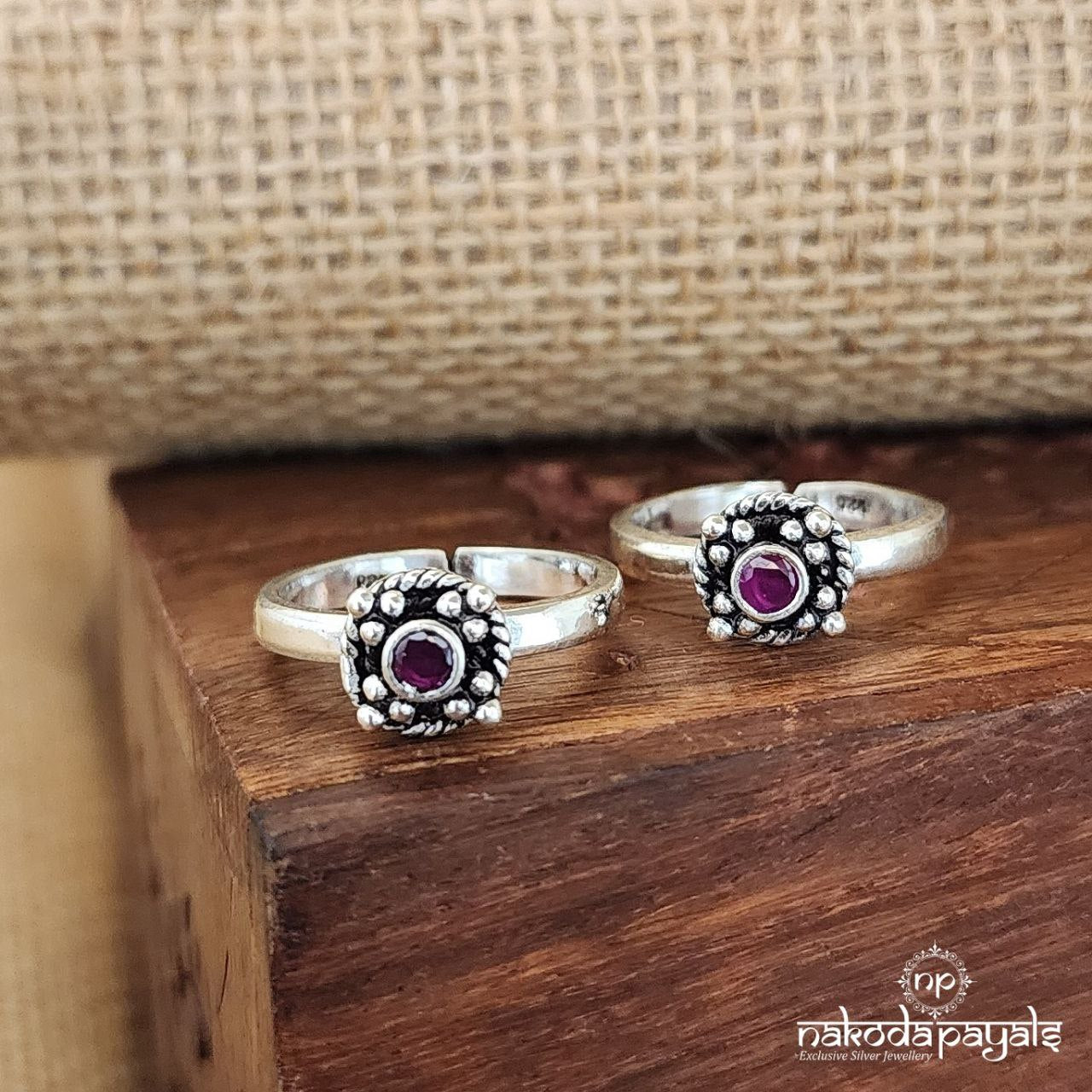 Squarish Pink Cutstone Toerings (T4200)