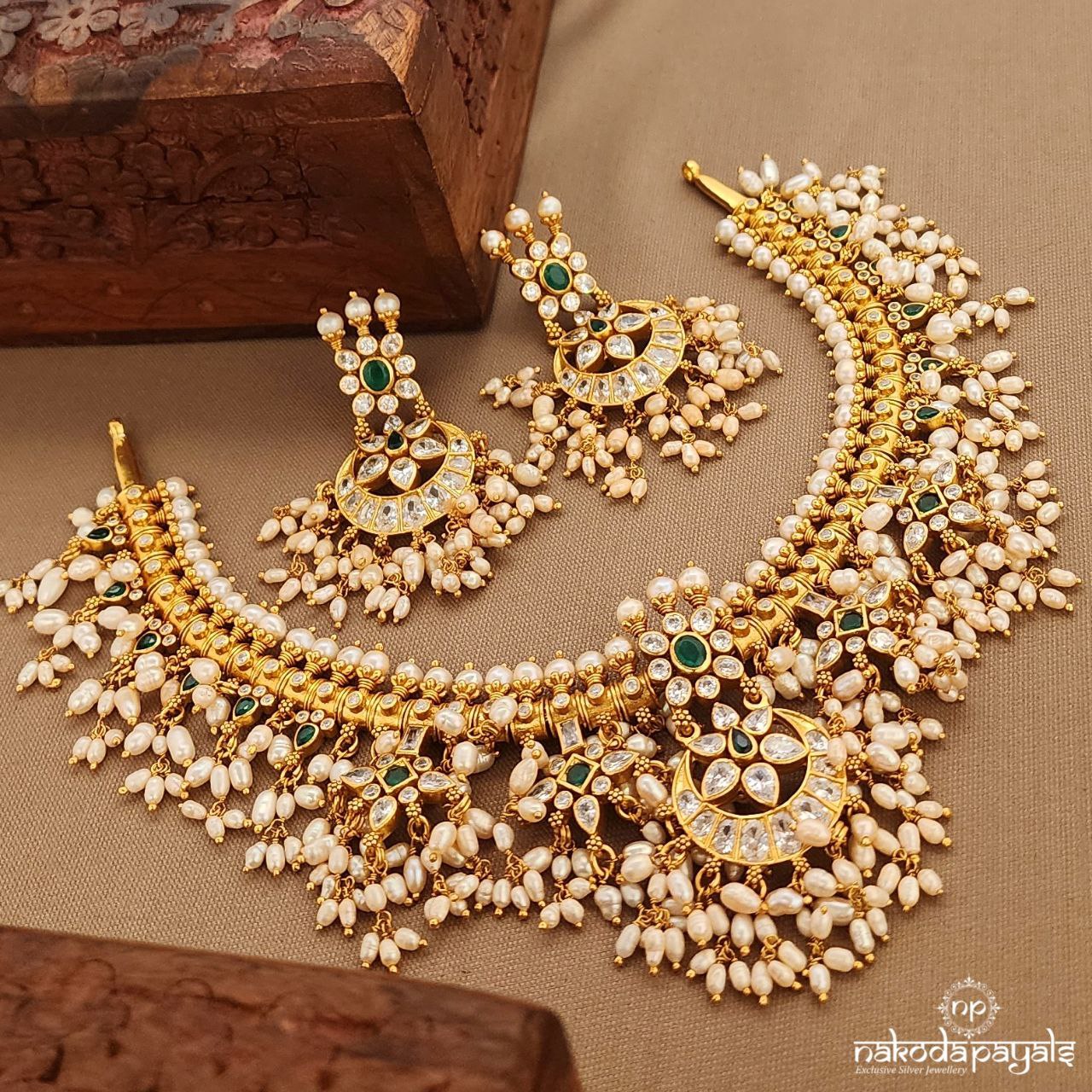 Green Half Moon Guttapusalu Neckpiece Set (Gn9676)
