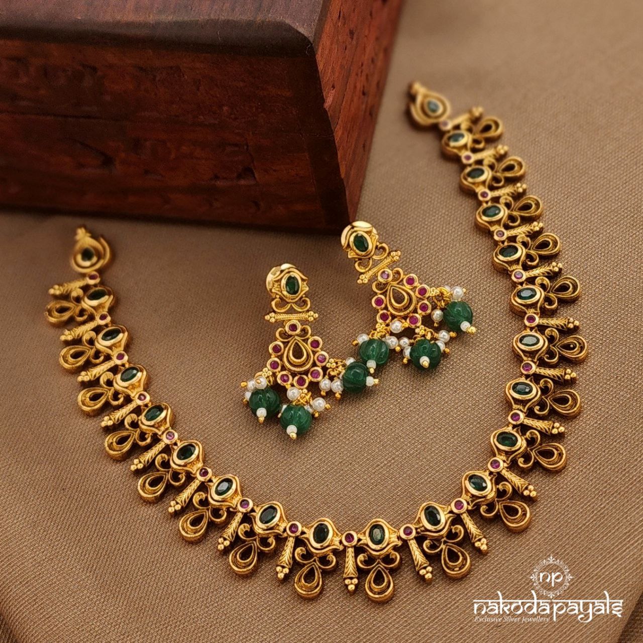 Traditional Neckpiece With Earrings (Gn9988)