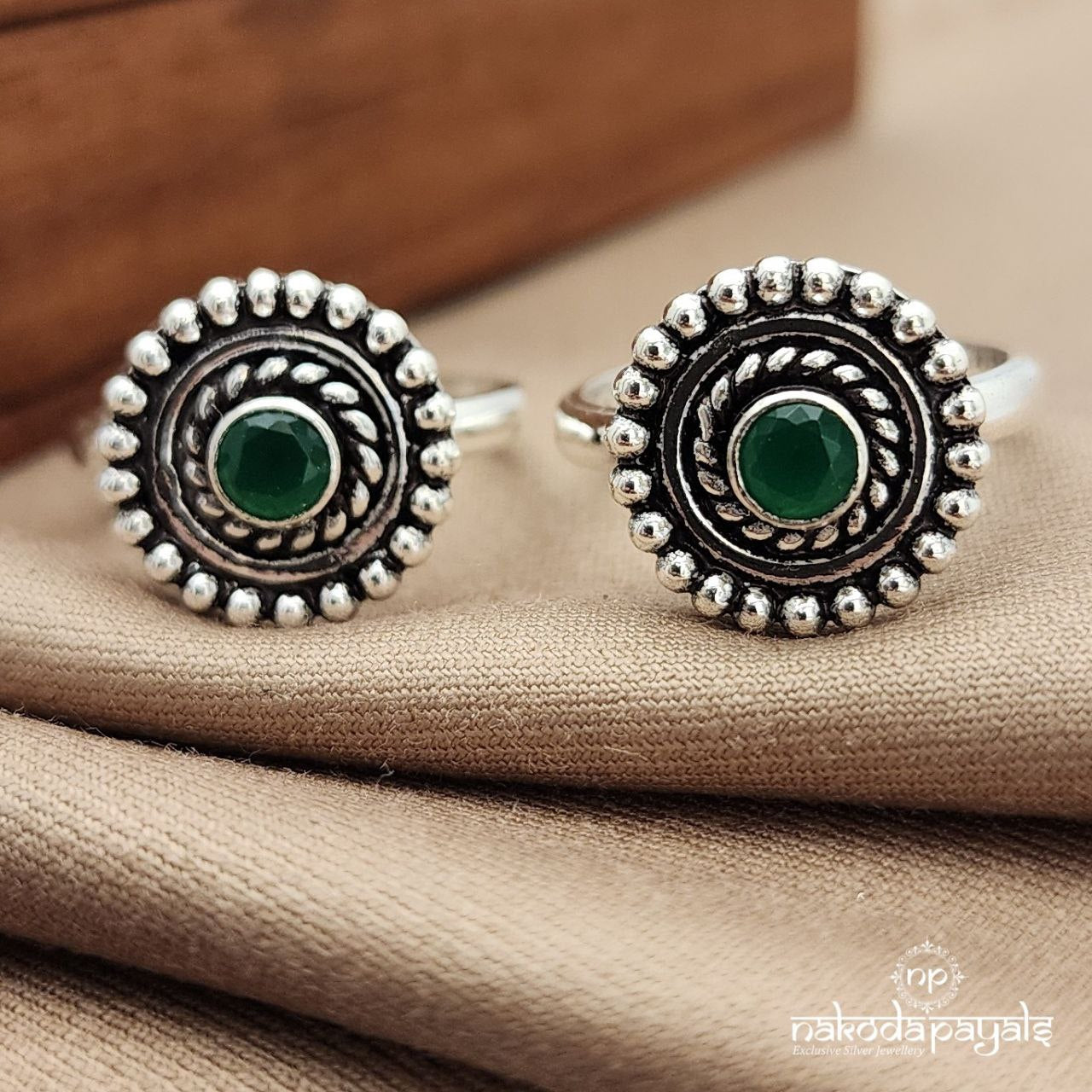 Green Dot Toerings (T4677)