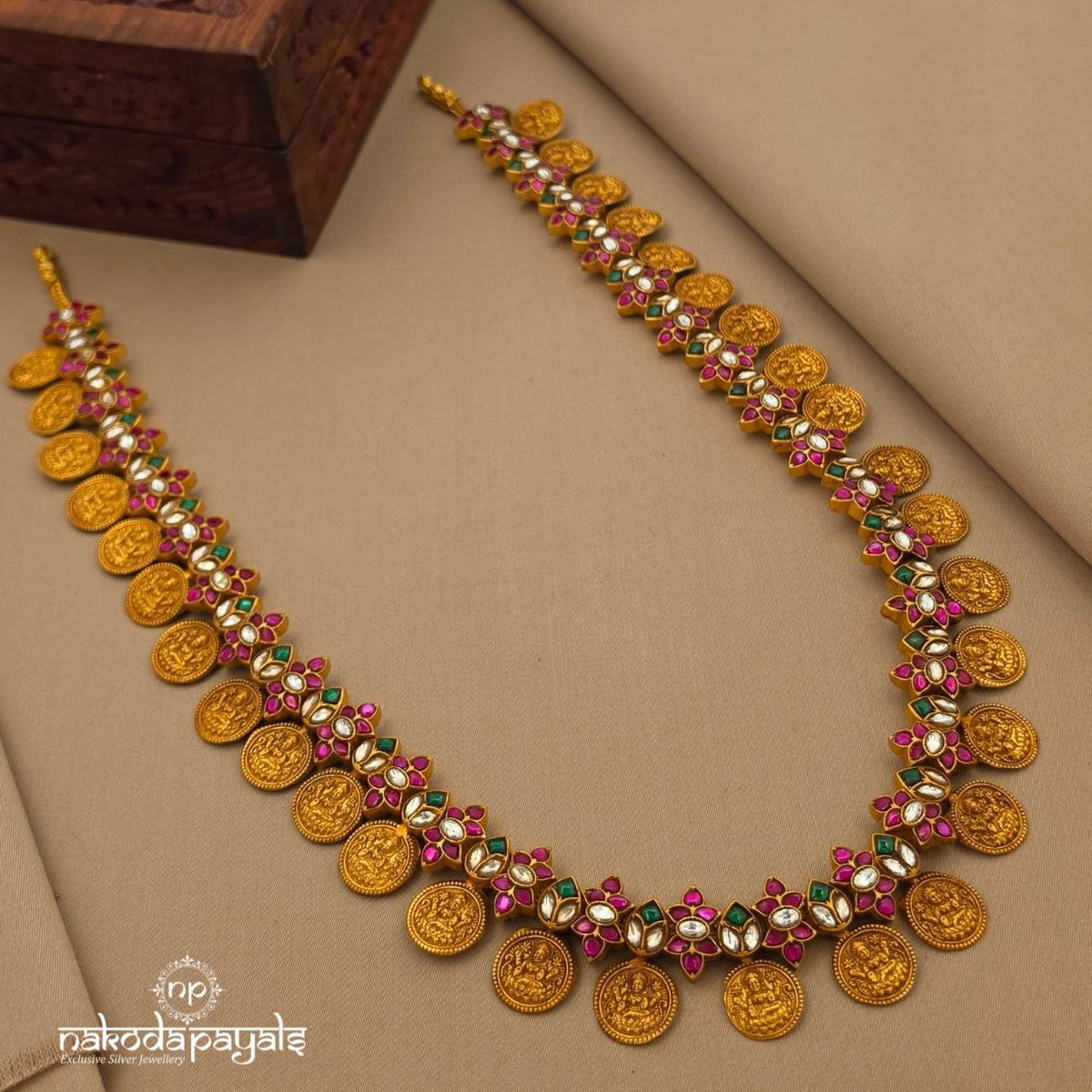 Kundan Floral Lakshmi Kasu Neckpiece (Gn10915)