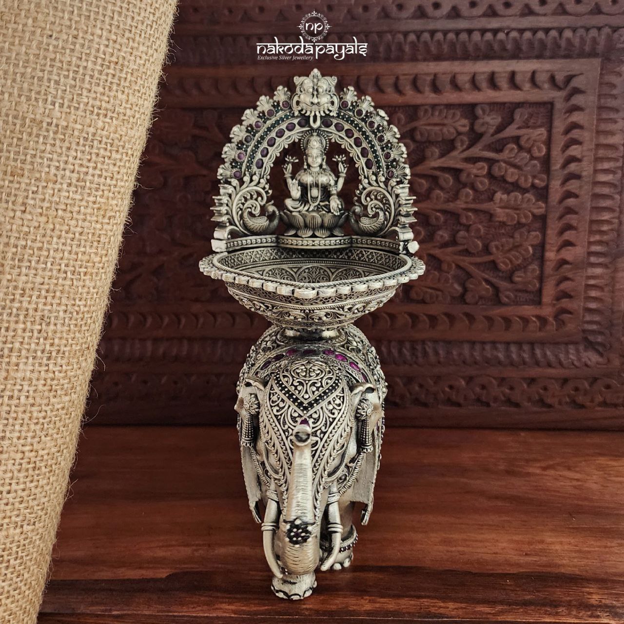 Lakshmi Kemp Deepa (Aa1979)