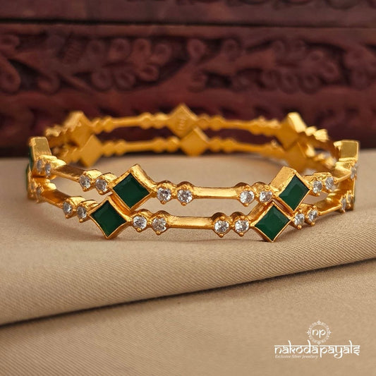 Squarish Green Bangle (2.6) (Gk3324)