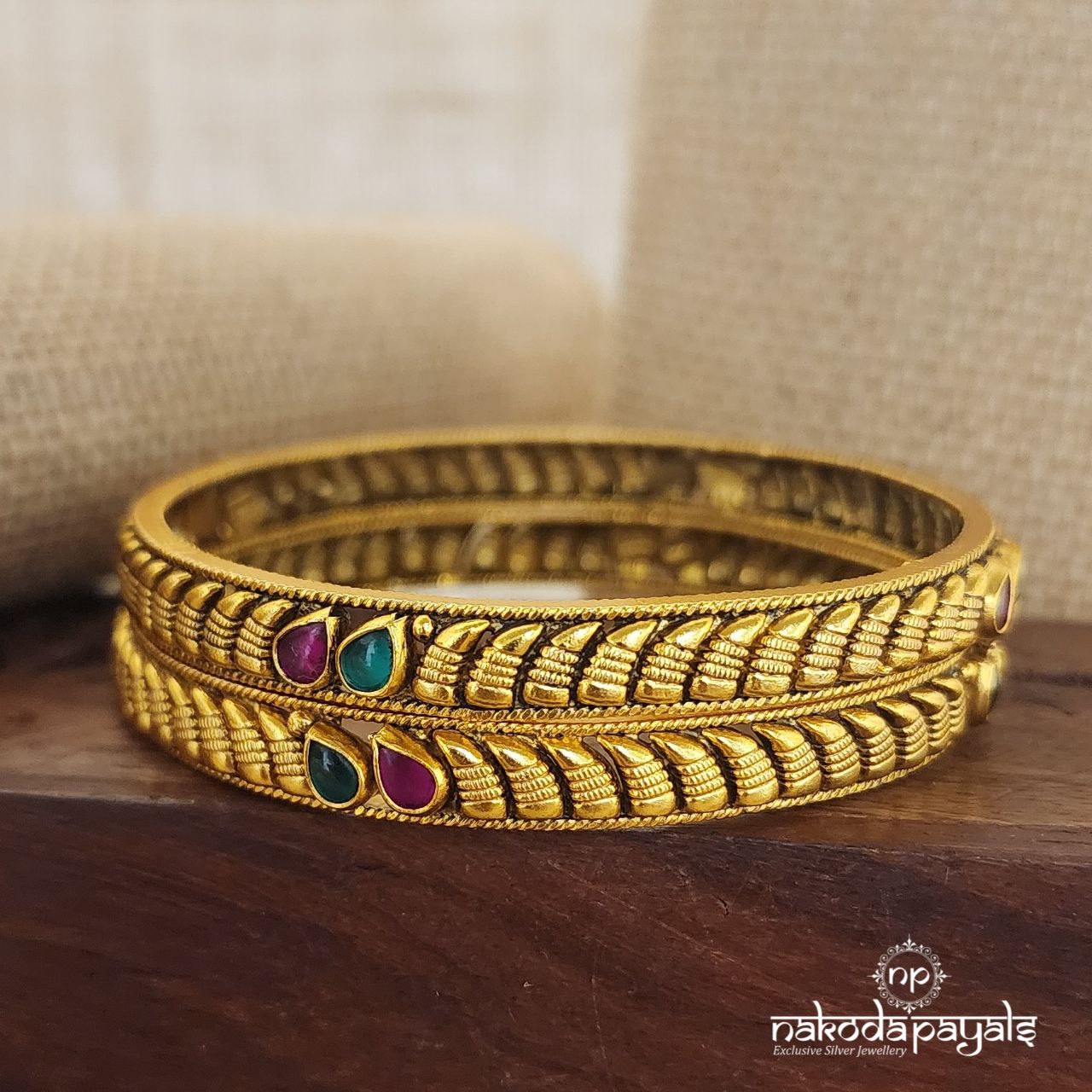 Graceful Kemp Bangles (Gk2776)