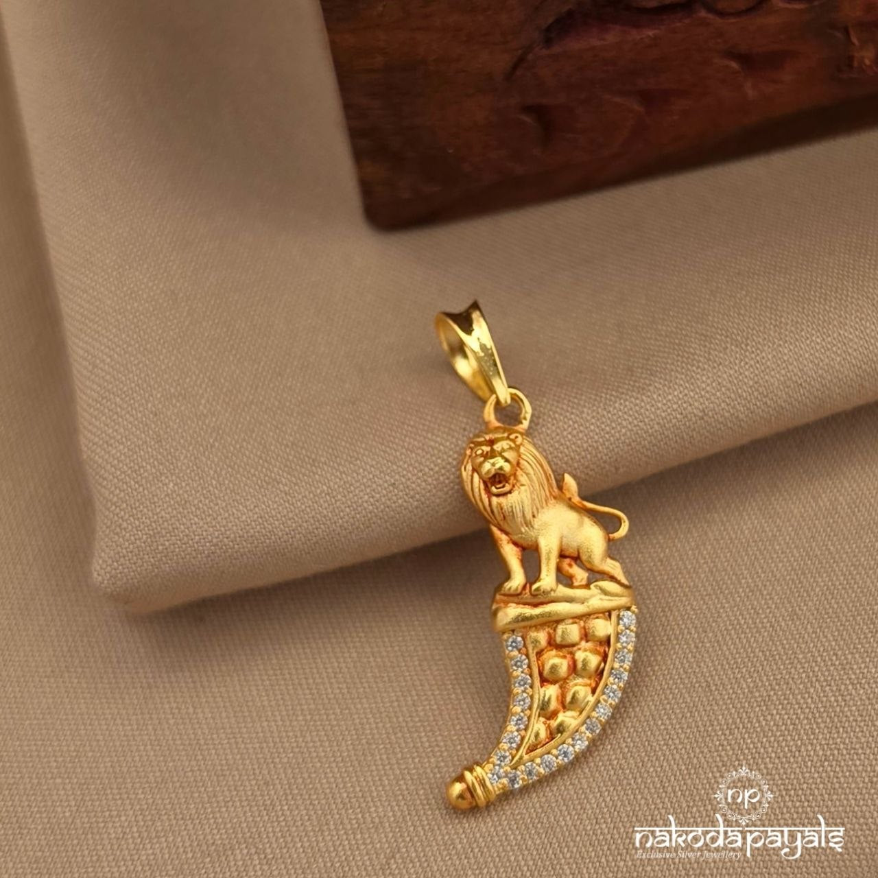Lion Puligoru Pendant (Gp2480)