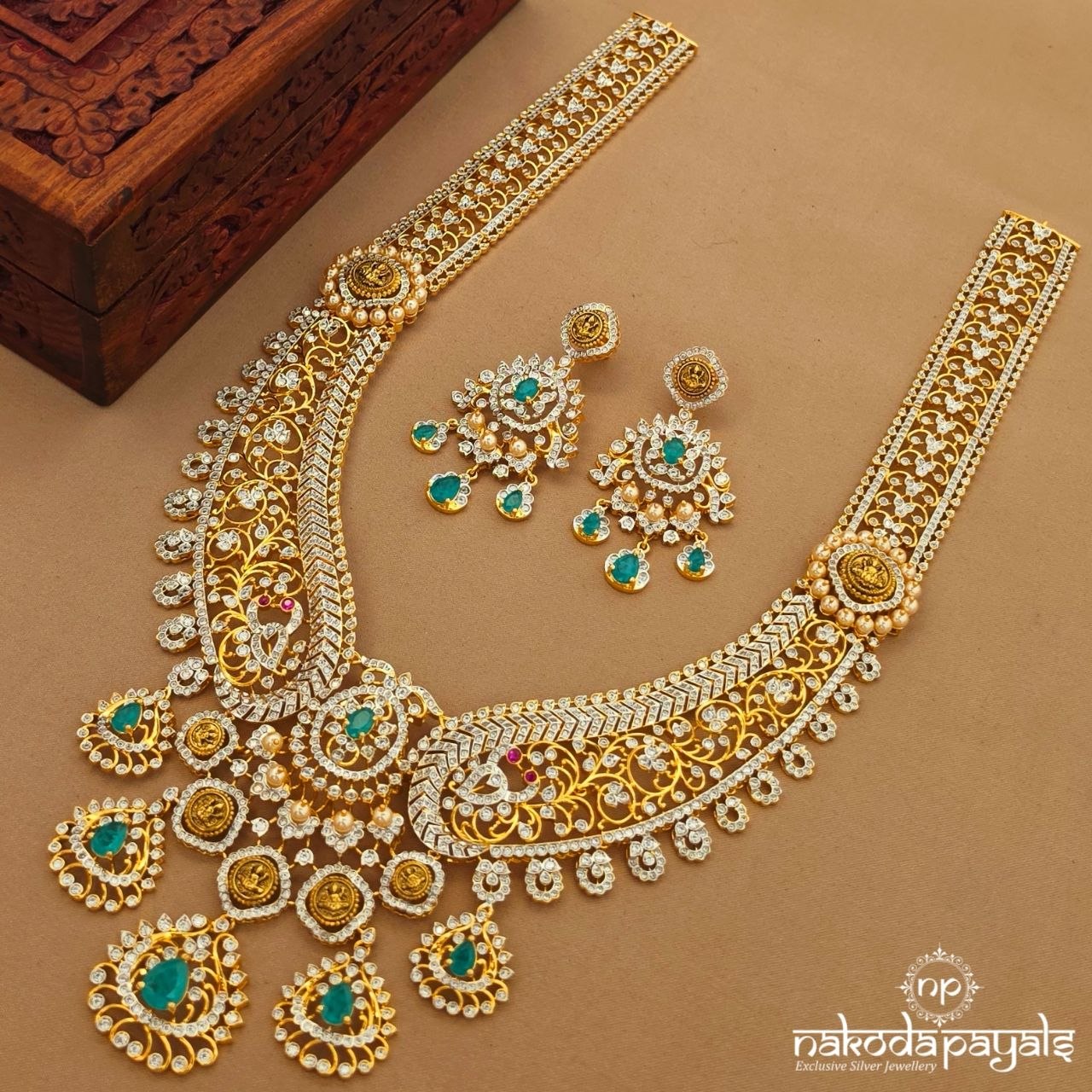 Exclusive Peacock Floral Neckpiece With Earrings (Gn10721)