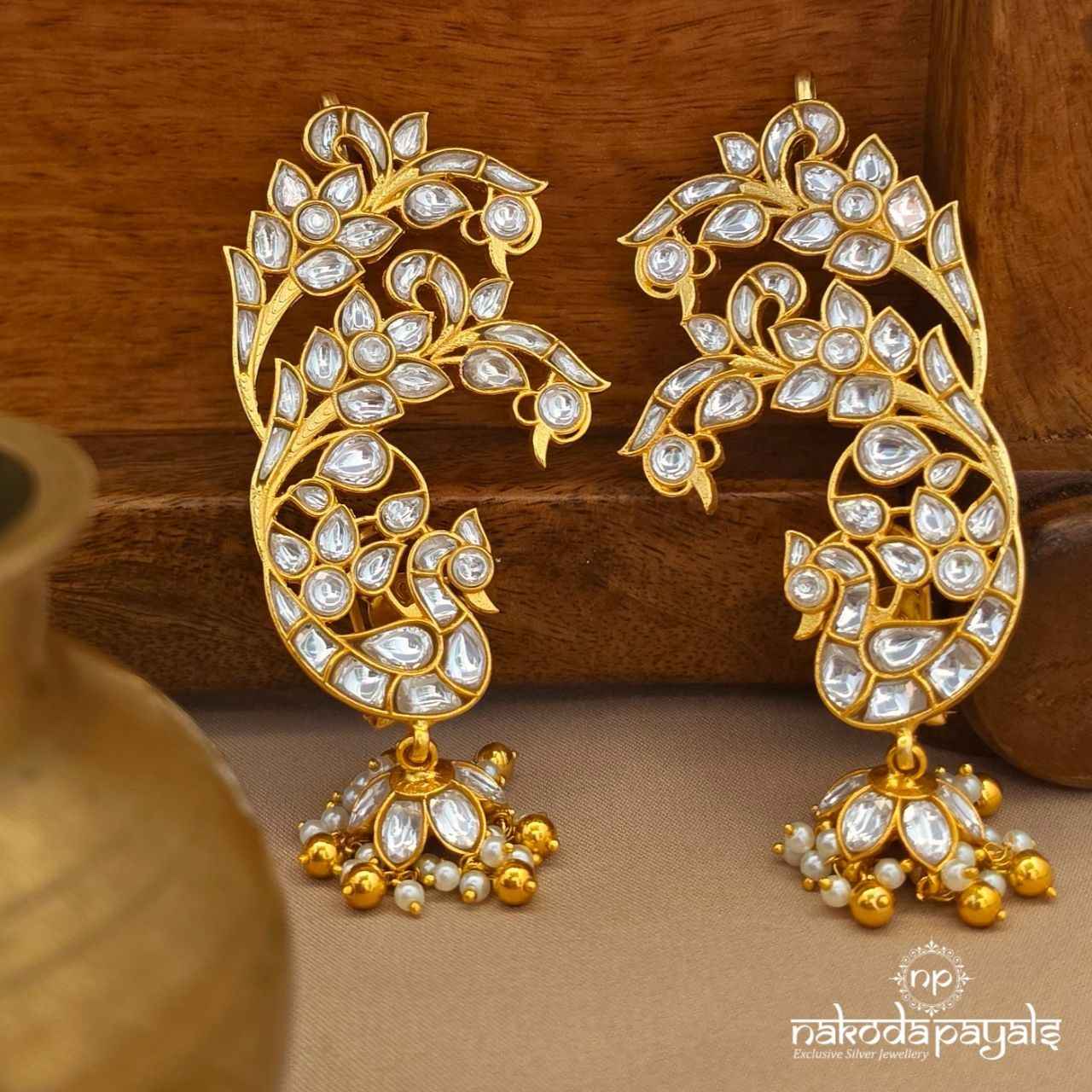 White Kundan Peacock Earcuff Jhumka (Ge10897)