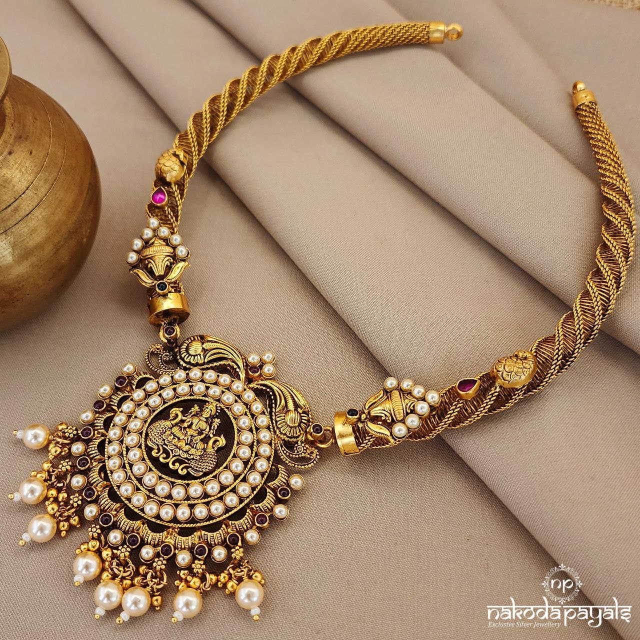 Traditional Pearl Drops Neckpiece (Gn8518)