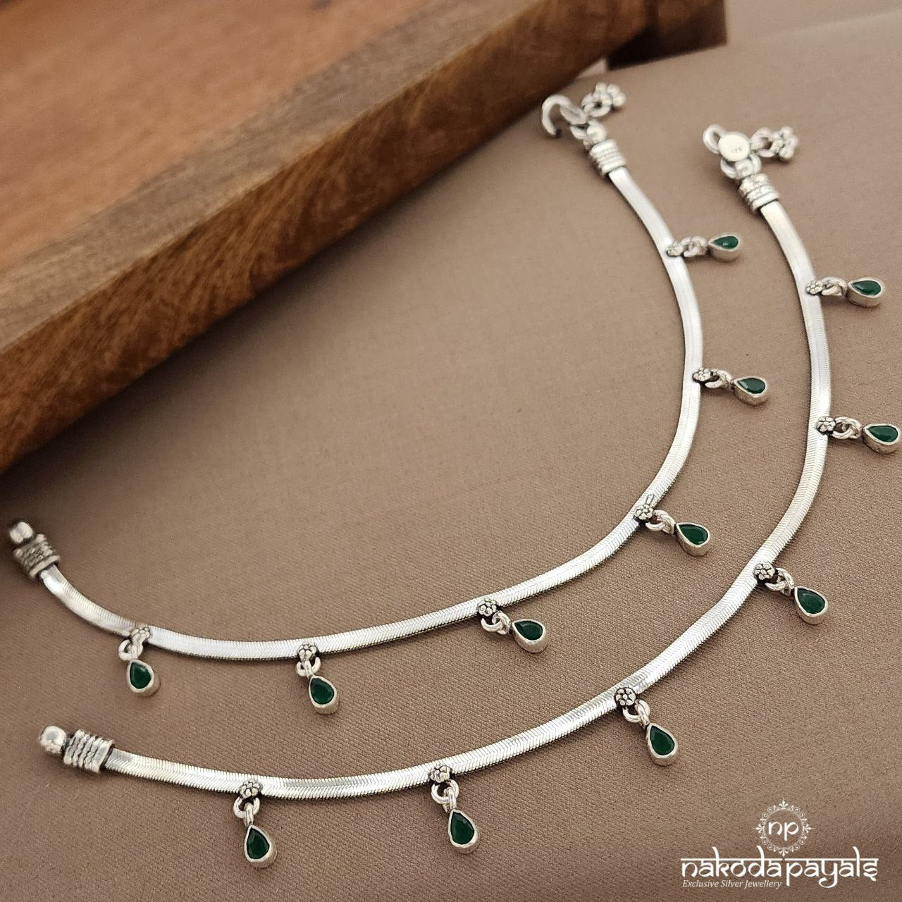 Flat Snake Chain Green Drop Anklets (A6568)