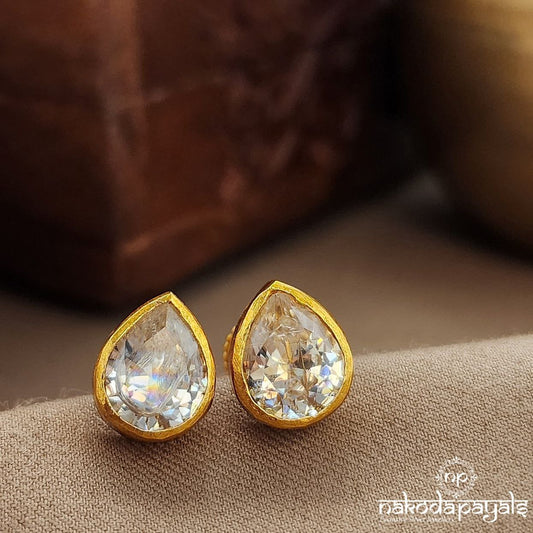 White Drop Studs (Ge9957)