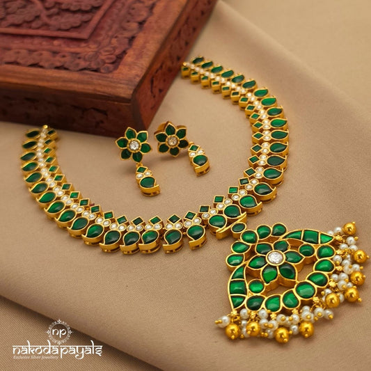 Green Pearl Kundan Neckpiece With Earrings (Gn10370)