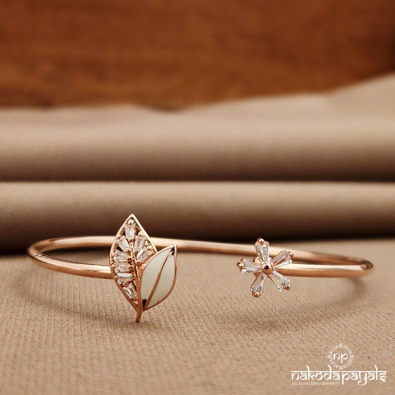 Leafy MOP Adjustable Kada (St3843)